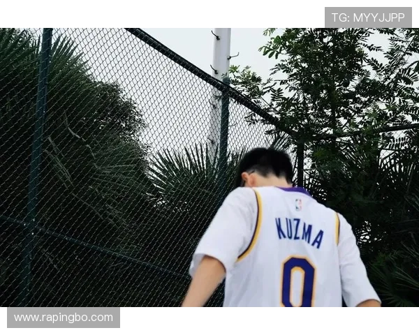 管晨辰这日常居然比比赛还拼，没想到篮球场外也这么狂疯狂！